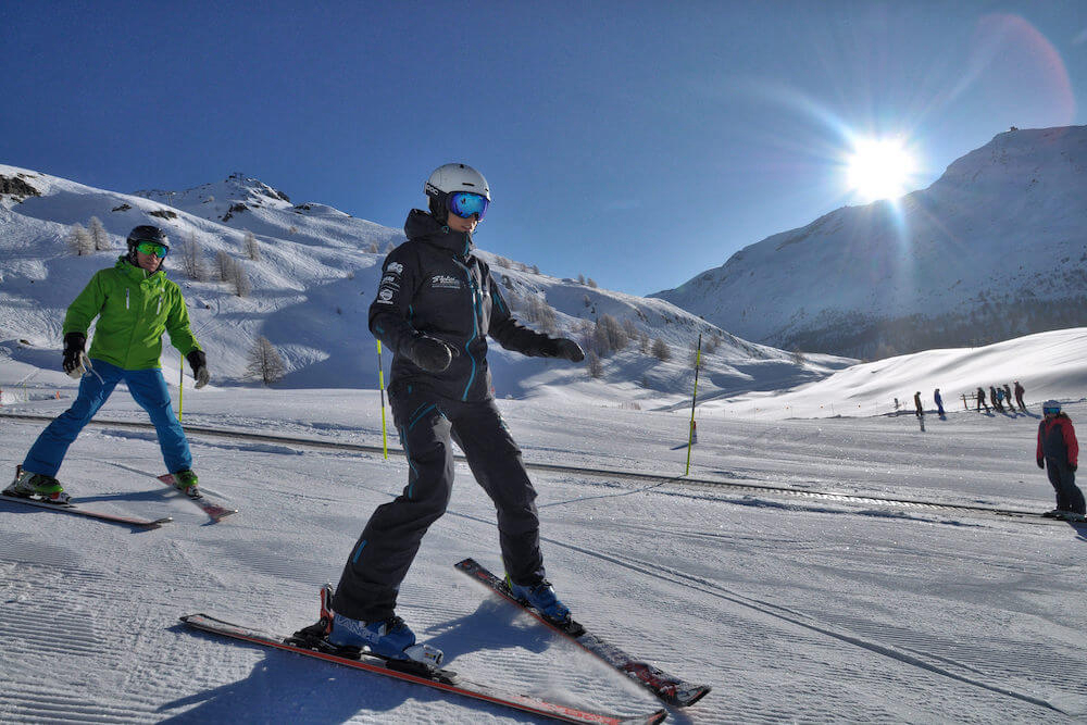 ski lessons for beginners, Stoked Swiss