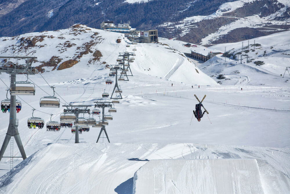 freestyle skiing lessons in Stoked ski school Zermatt